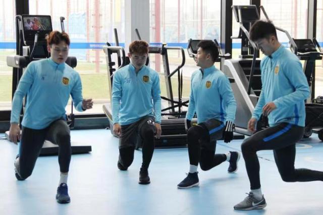 开云官网-新中超冠军第一练烟花易冷 如期起航队内如释重负